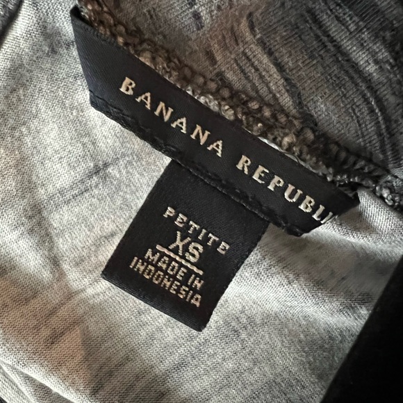 Banana Republic Grid Pattern Top, XSP - Picture 3 of 4